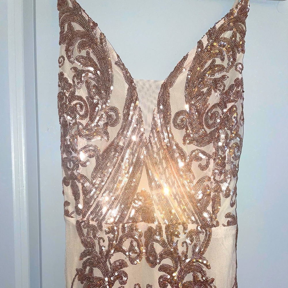 Woman’s Dress! Can be worn for multiple occasions!